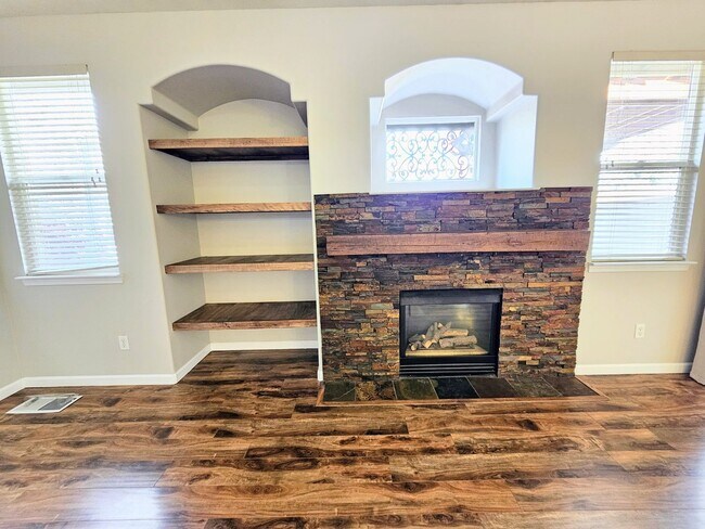 Building Photo - 3 car garage house near Mayberry Park and the Truckee River