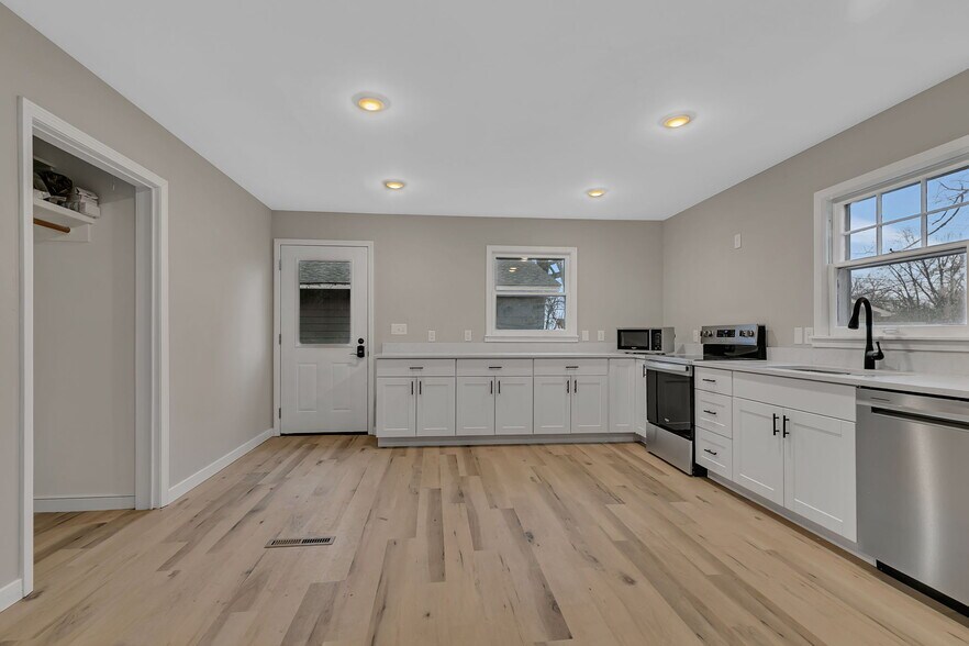 Building Photo - 355 Central Ave N