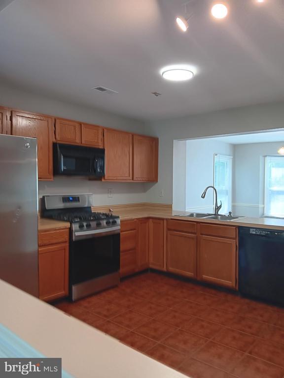 Building Photo - 27 Kanon Ct