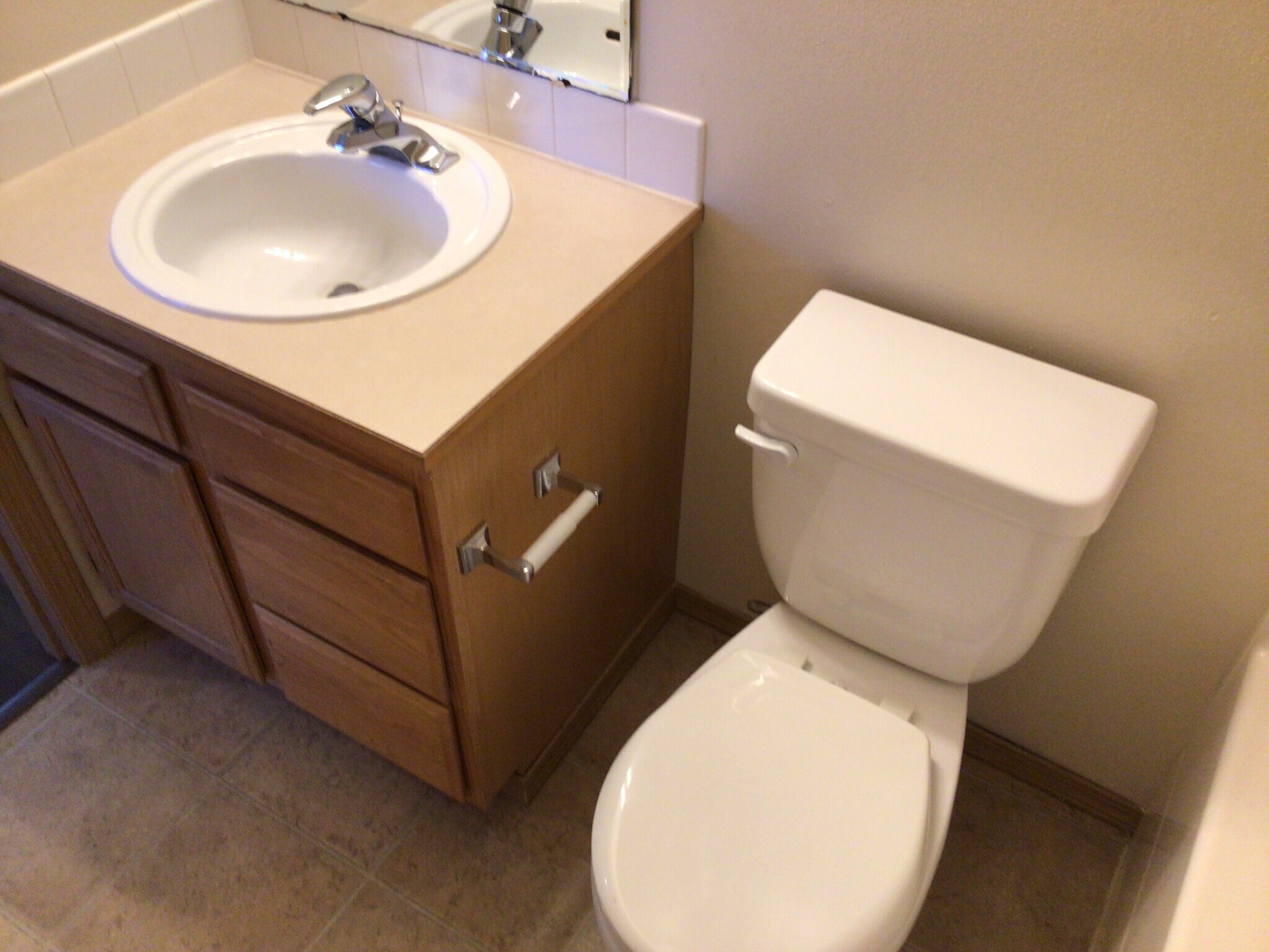 Building Photo - 19403 Valley View Dr