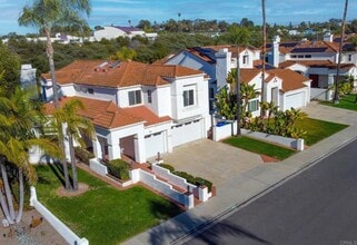 Building Photo - 4918 Amador Dr