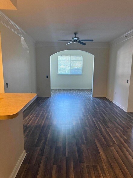 Building Photo - 9901 Baywinds Blvd