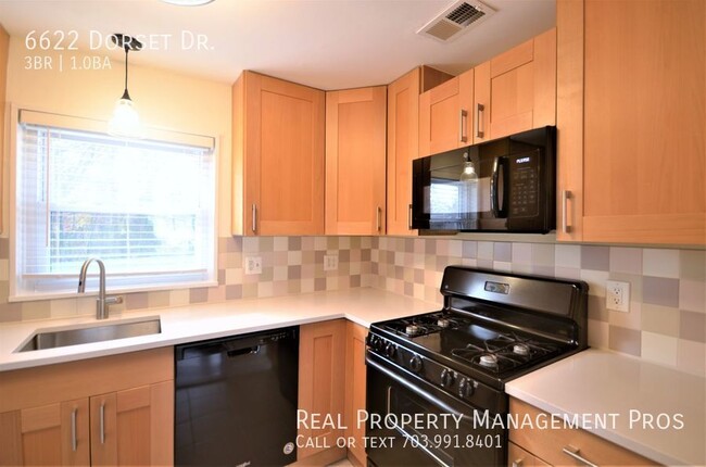 Building Photo - 6622 Dorset Dr