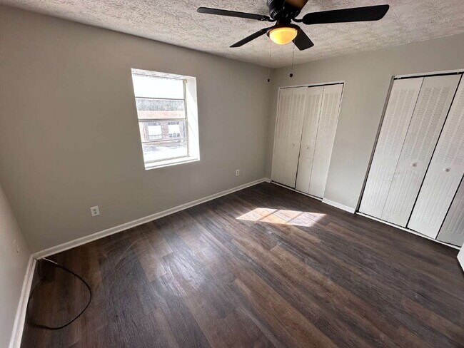 Building Photo - 2 Story Townhome in Clarkston! Water, Sewer, and Trash Included In Rental Price!