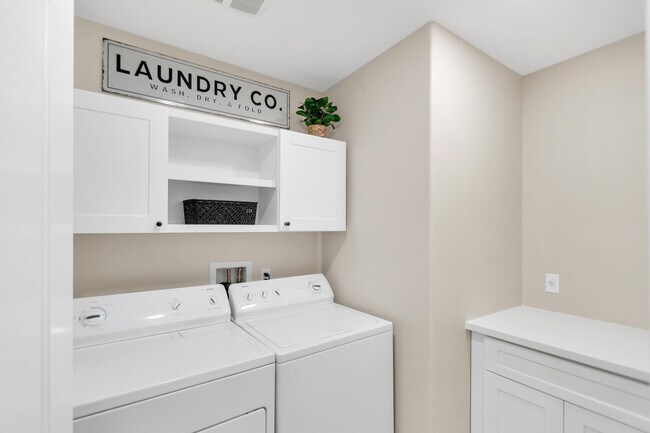 Building Photo - 84131 Azzura Way