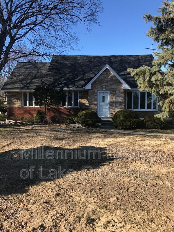 Primary Photo - 22031 Lester St