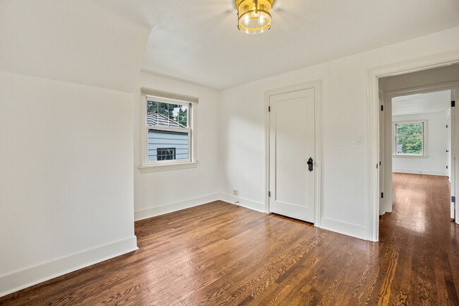 Building Photo - 4208 51st Ave NE