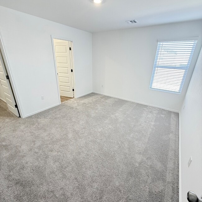 Building Photo - 1917 Rock Elm Dr