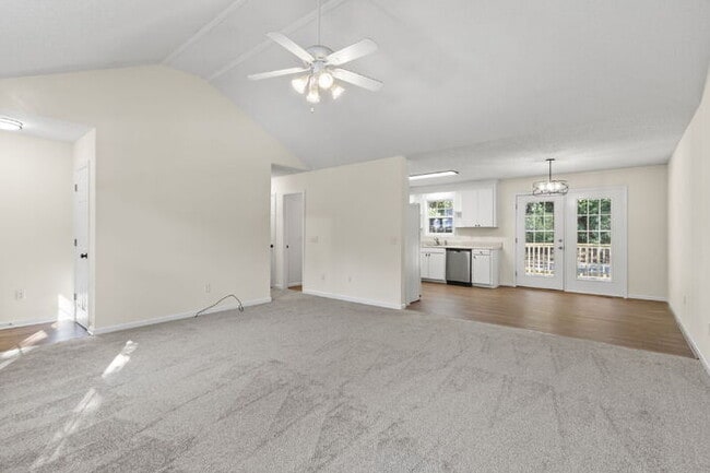 Building Photo - 3BR/2BA Home with Deck & Storage Shed in P...