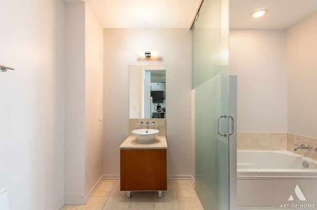 Building Photo - 600 N Fairbanks Ct