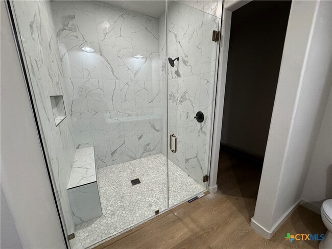 Building Photo - 318 Warehouse Rd