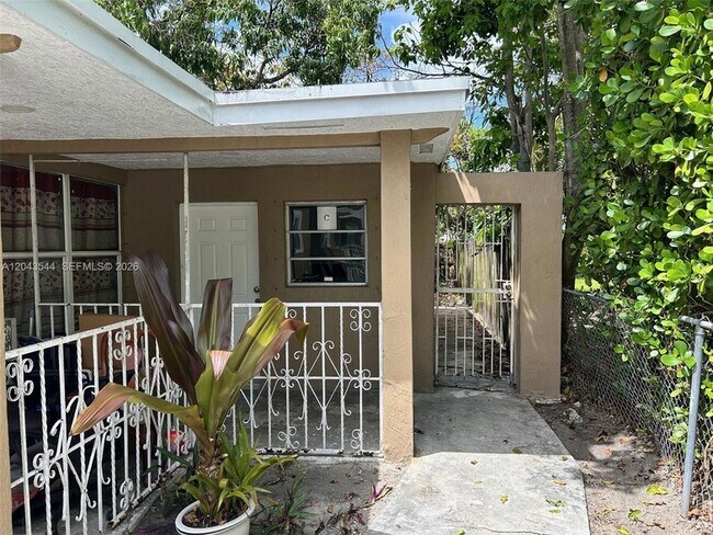 Building Photo - 261 NW 49th St