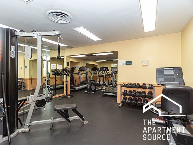 Building Photo - 3950 N Lake Shore Dr