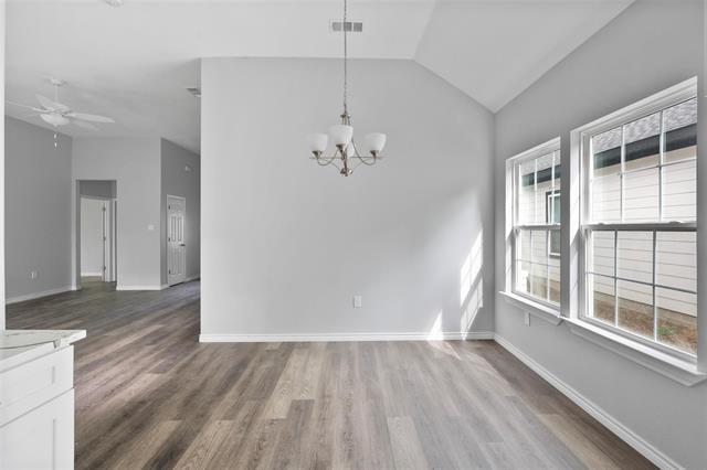 Building Photo - 115 W 17th Ave