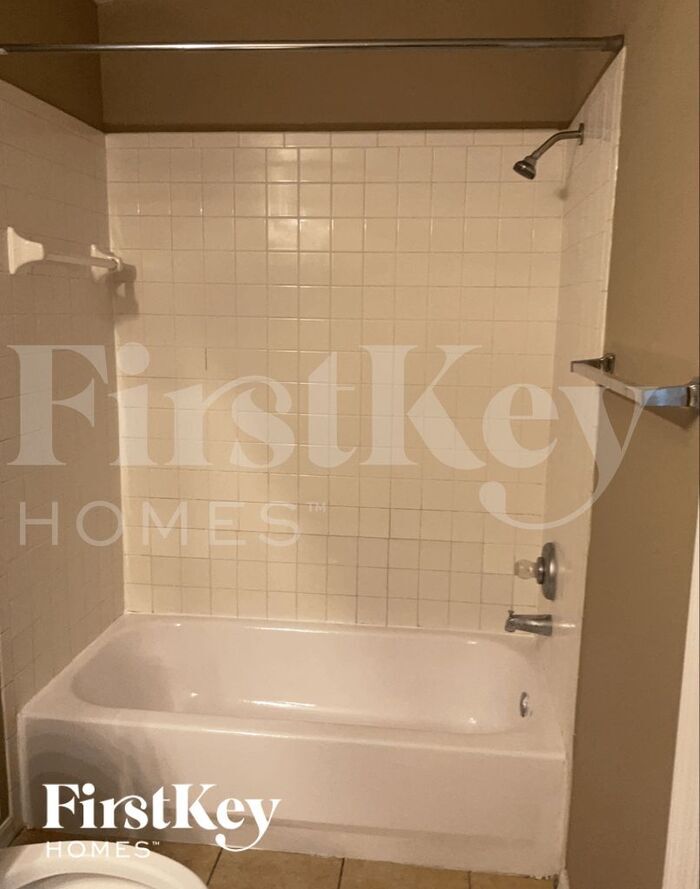 Building Photo - 7446 Groveoak Dr