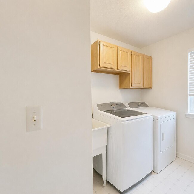 Building Photo - 4953 S Ridgeside Cir