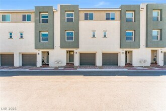 Building Photo - 3892 Enchanted Sky St