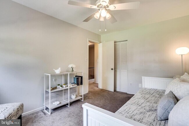 Building Photo - 546 Azalea Dr
