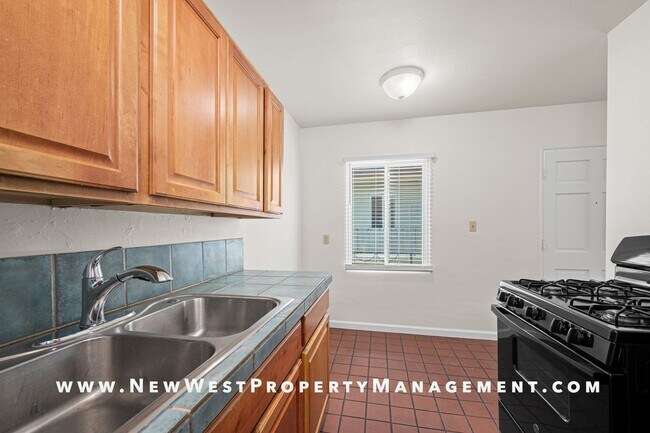 Building Photo - 547 22nd St