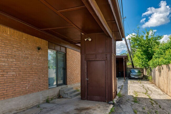 Building Photo - 5300 Wonder Dr