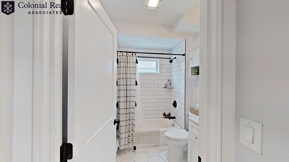 Building Photo - 32 Woodrow Ave