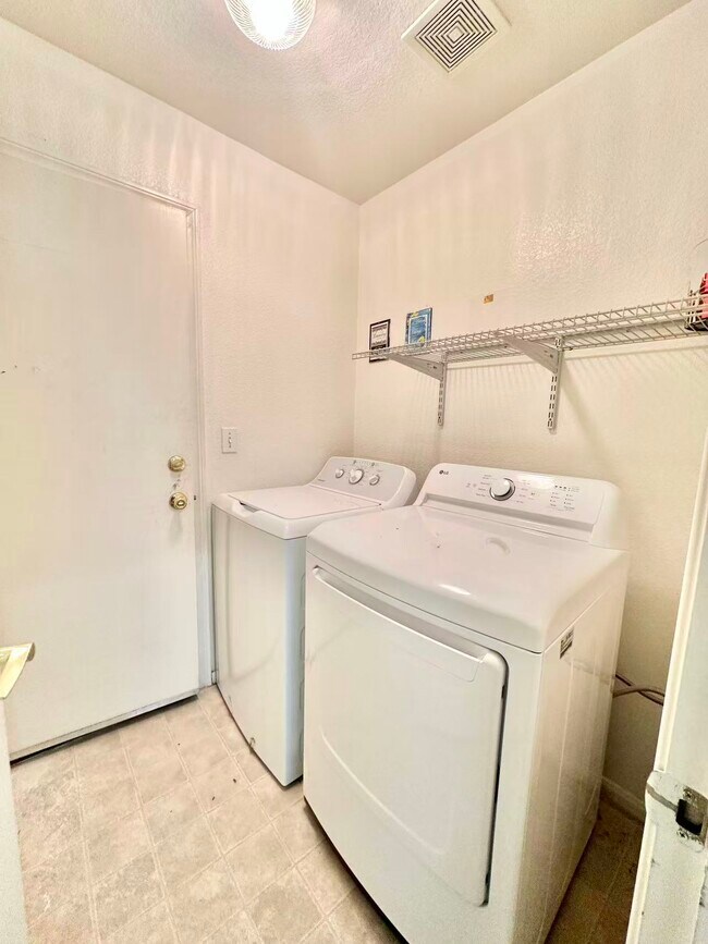 Building Photo - 9867 Ashton Pines Ct