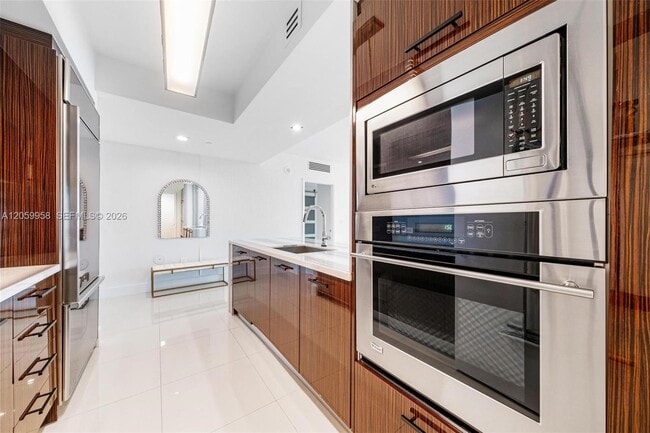 Building Photo - 3951 S Ocean Dr