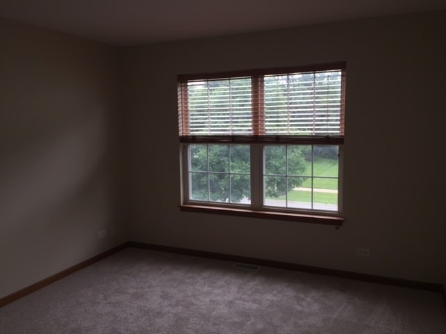 Building Photo - 2545 Oneida Ln