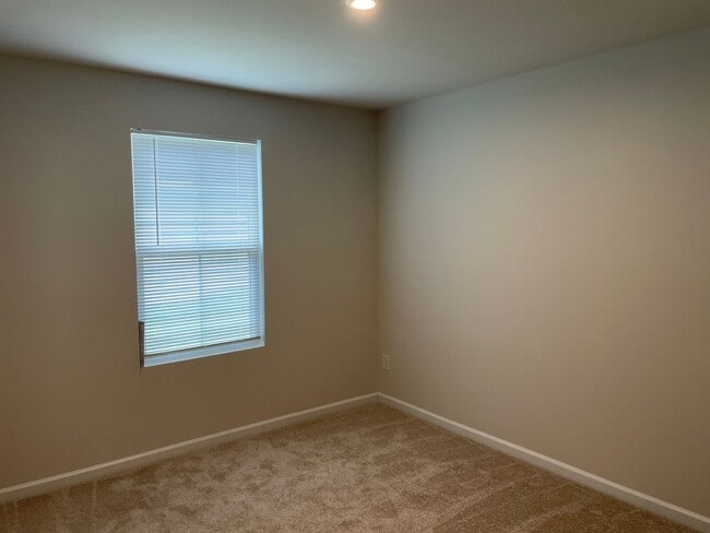 Building Photo - 8103 Sterling Oaks Dr