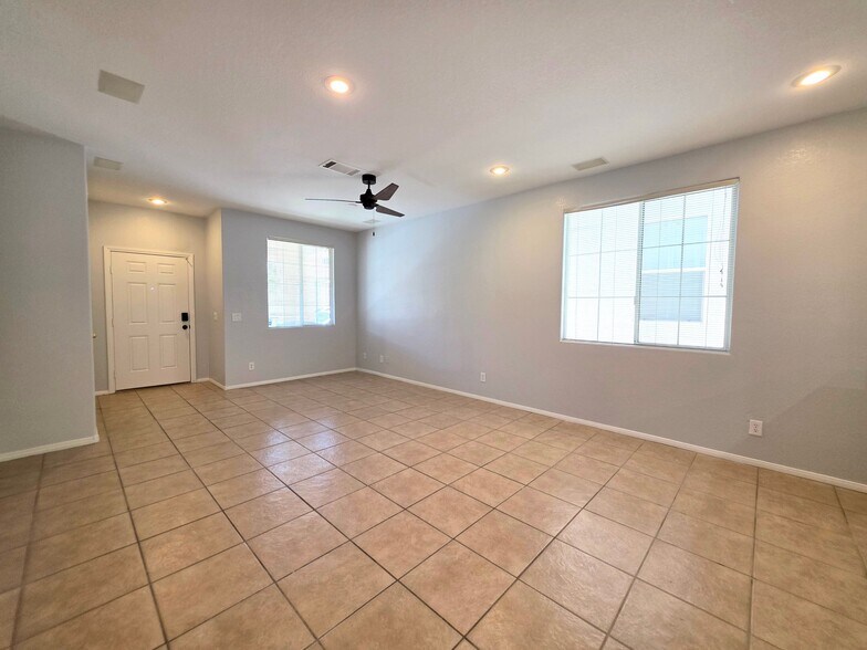 Building Photo - 7750 Crystal Village Ln