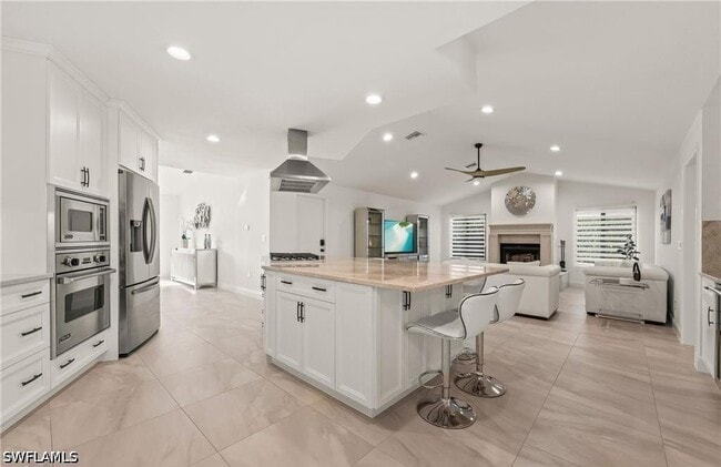 Building Photo - 2307 Queens Way