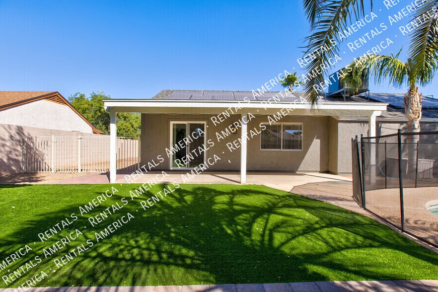 Building Photo - 819 W Ross Ave