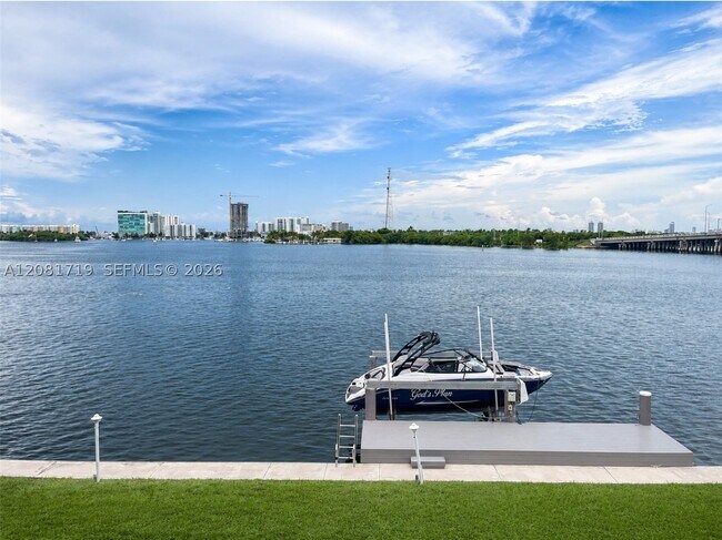 Building Photo - 8041 NE Bayshore Ct