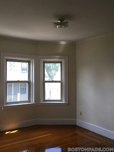 Building Photo - 163 Summer St