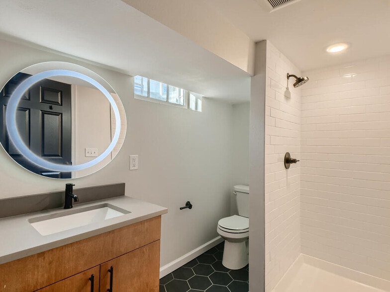 Building Photo - 1316 Oxford St