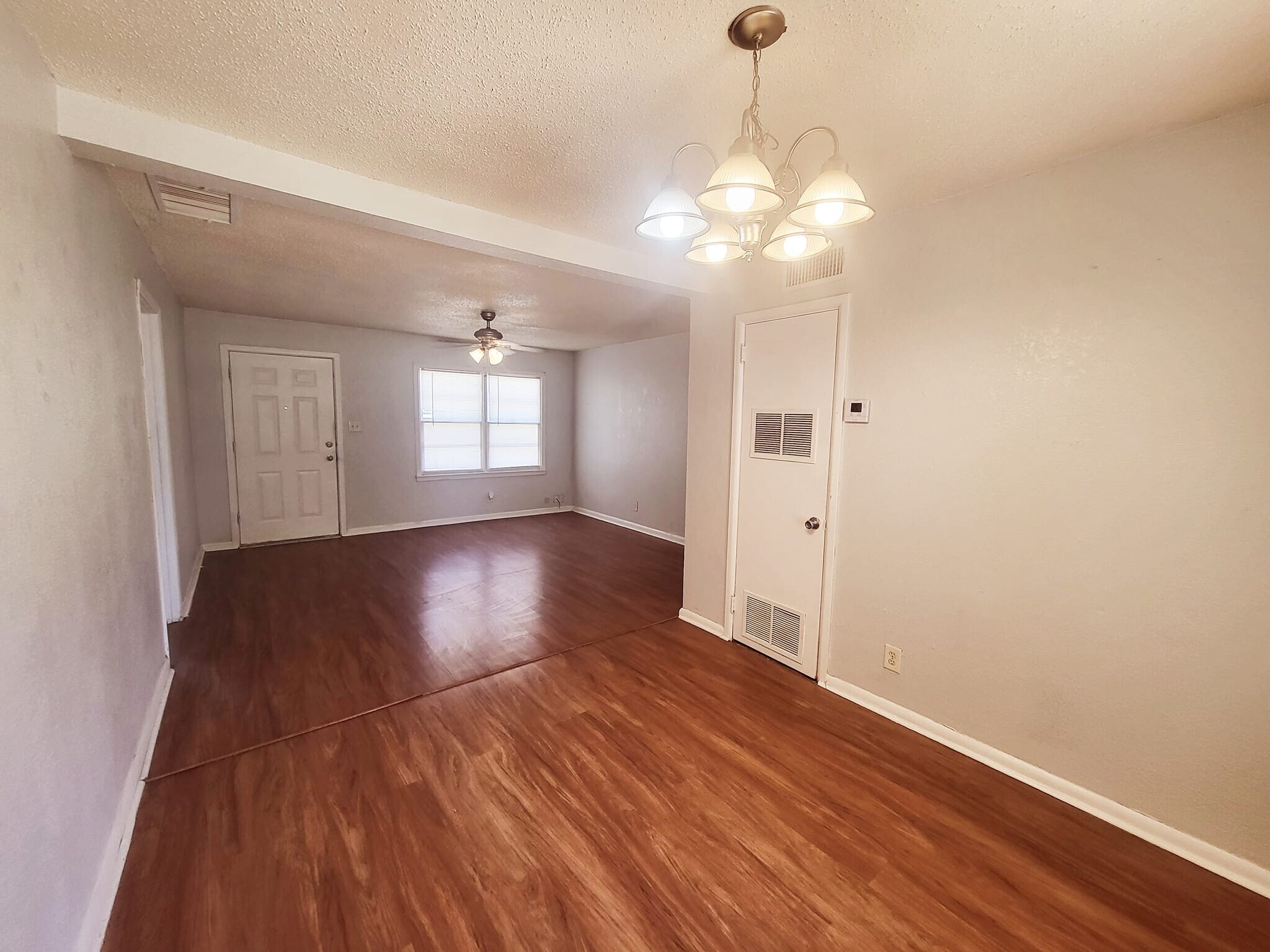 Building Photo - 3789 Sunset Ave