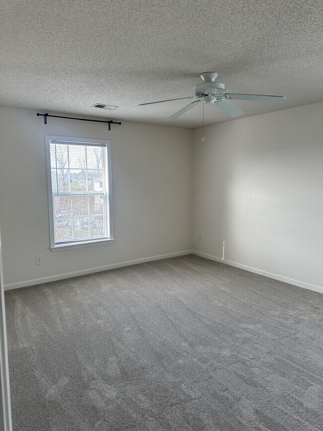 Building Photo - 6112 Hedgecock Cir