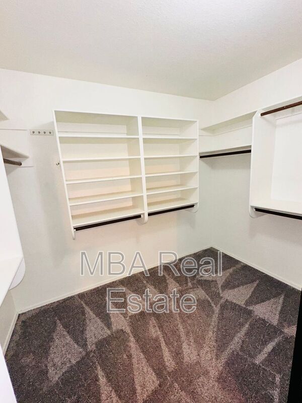 Building Photo - 4463 E South Fork Dr
