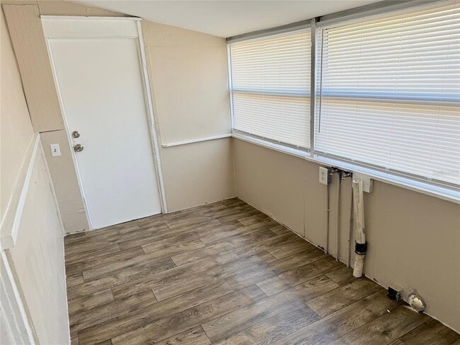 Building Photo - 2609 4th St S