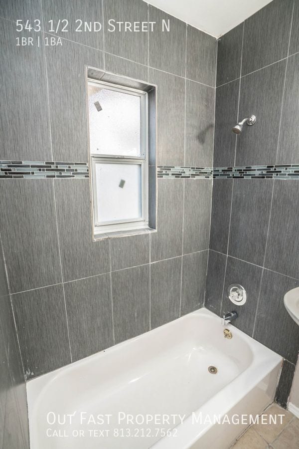 Building Photo - 543 2nd St N