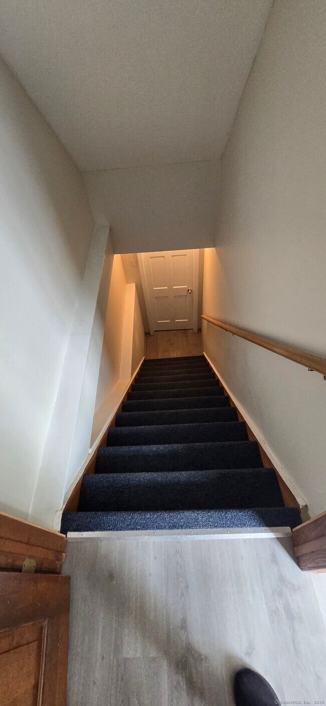 Building Photo - 106 Wakelee Rd