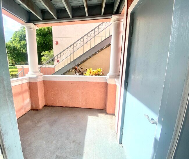 Building Photo - 1055 Crystal Way