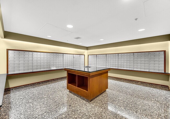 Building Photo - 545 N Dearborn St