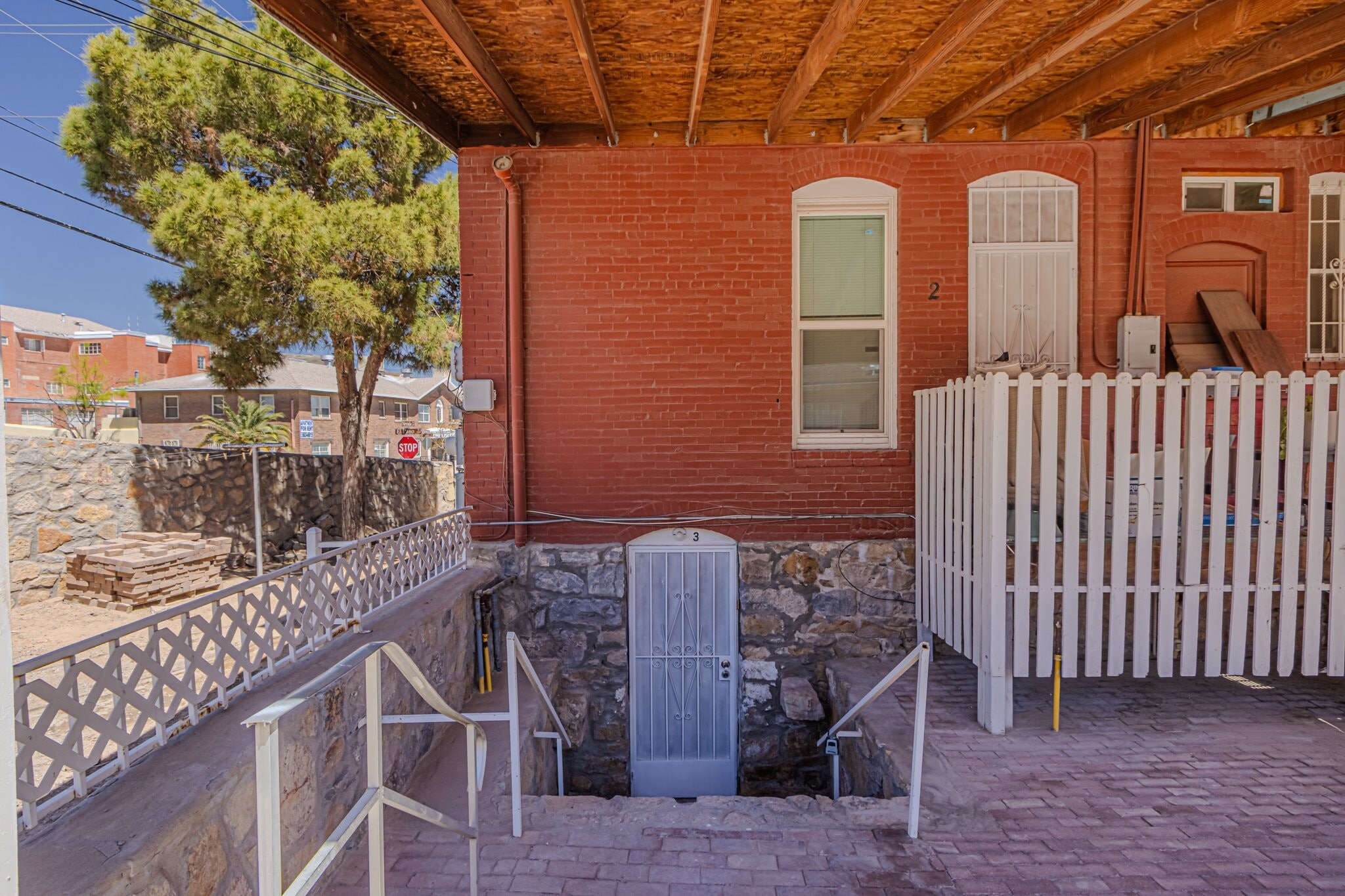 Building Photo - 1127 N El Paso St