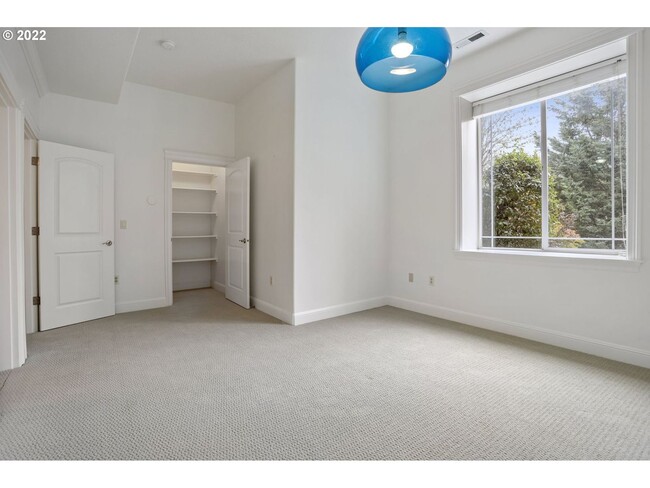 Building Photo - Bright & Beautiful Forest Heights Home with Gourmet Kitchen, Bonus Space & Private Cul-de-Sac Set...