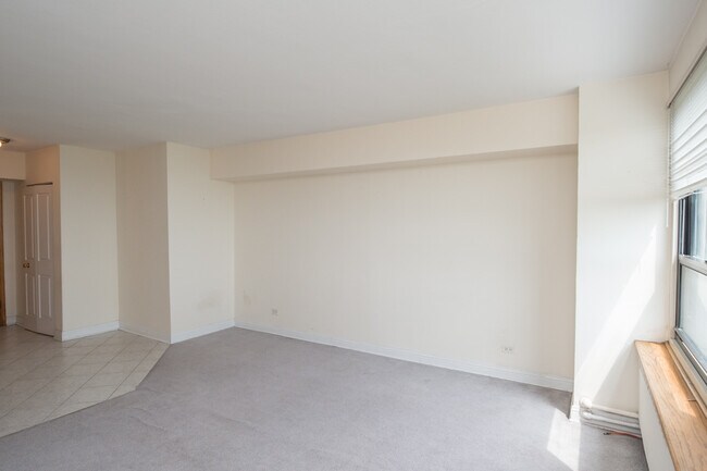 Building Photo - 4180 N Marine Dr