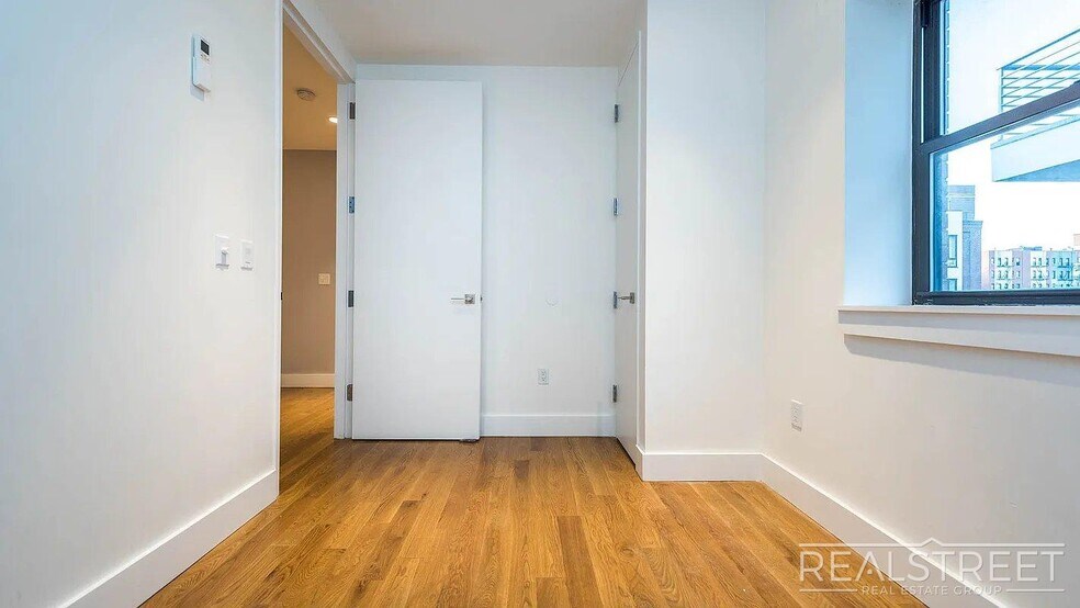 Building Photo - Ten Eyck Street