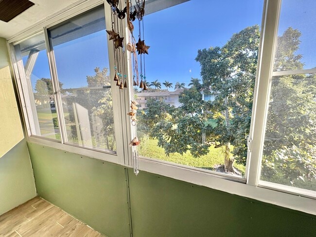 Building Photo - 39 Waltham B