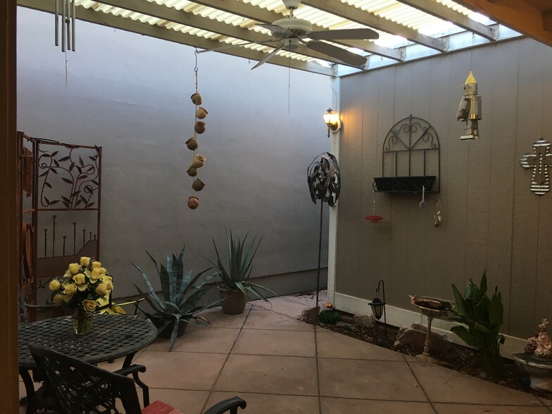 Building Photo - 6374 N Willowhaven Dr