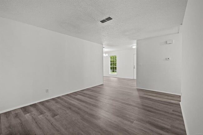 Building Photo - 6140 Cherry Hill Rd